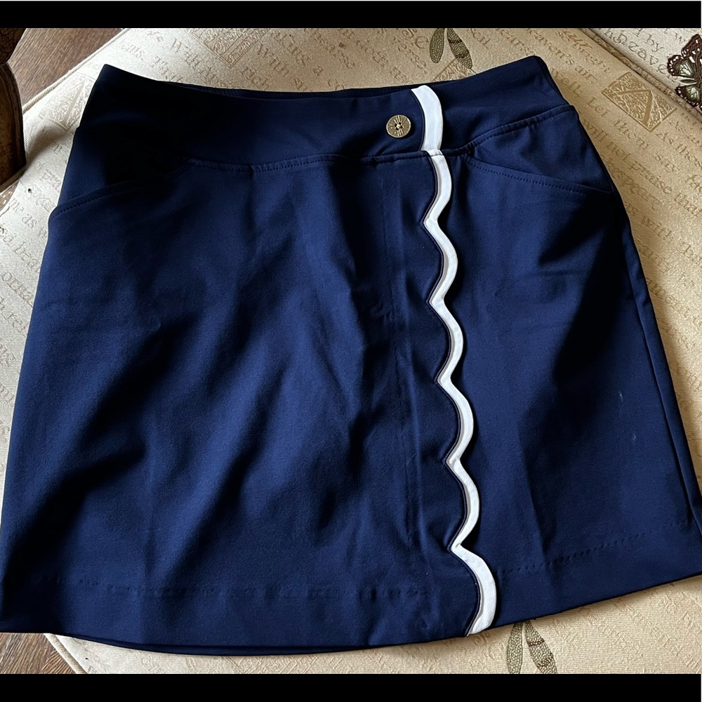 Lilly Pulitzer luxletic Navy skort.  Like new 4